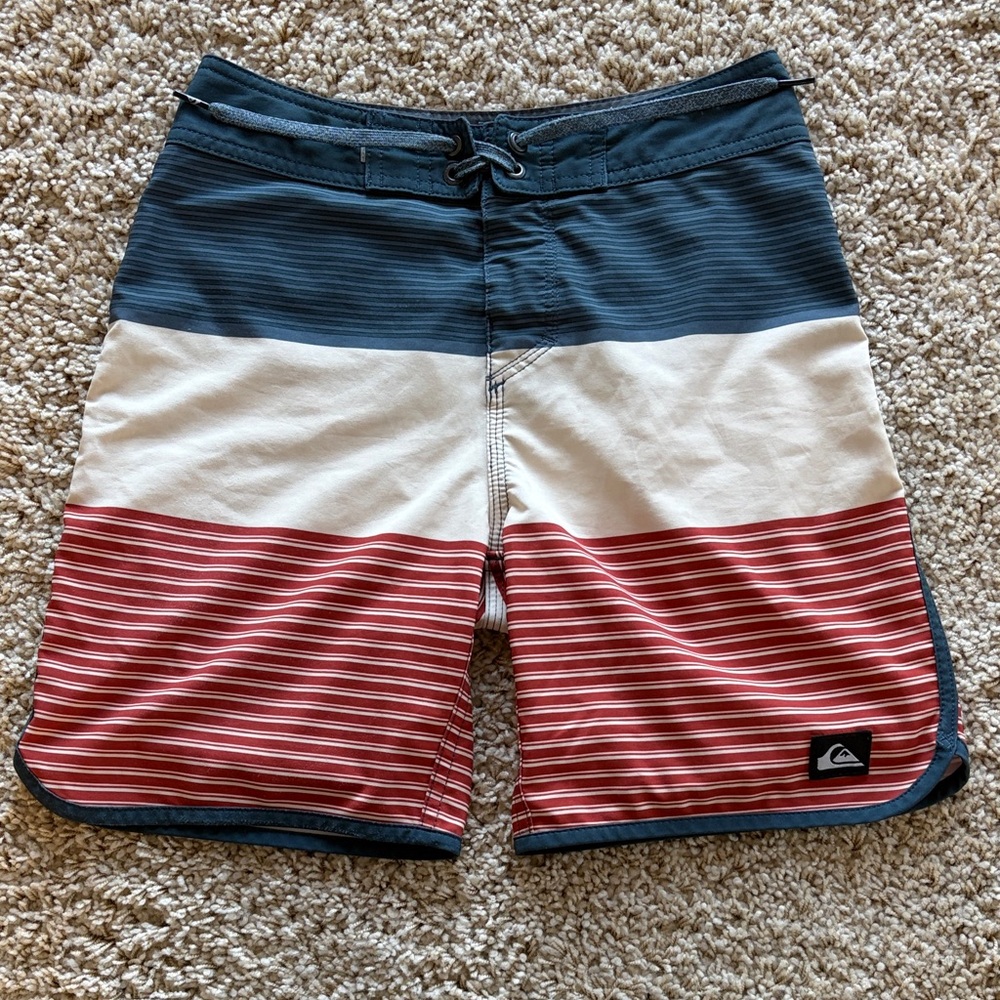 Quiksilver youth boys Blue, White & Red Striped Board Shorts size 25